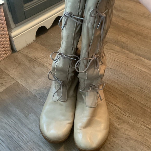 Sorel Beige Tie-up Flannel Lined Rain Boots GUC 9.5 - Picture 7 of 15